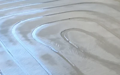Czym wypełnić rowki po frezowaniu pod ogrzewanie podłogowe? Sprawdzone materiały i techniki